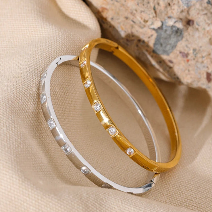 Bracelet with Zirconia