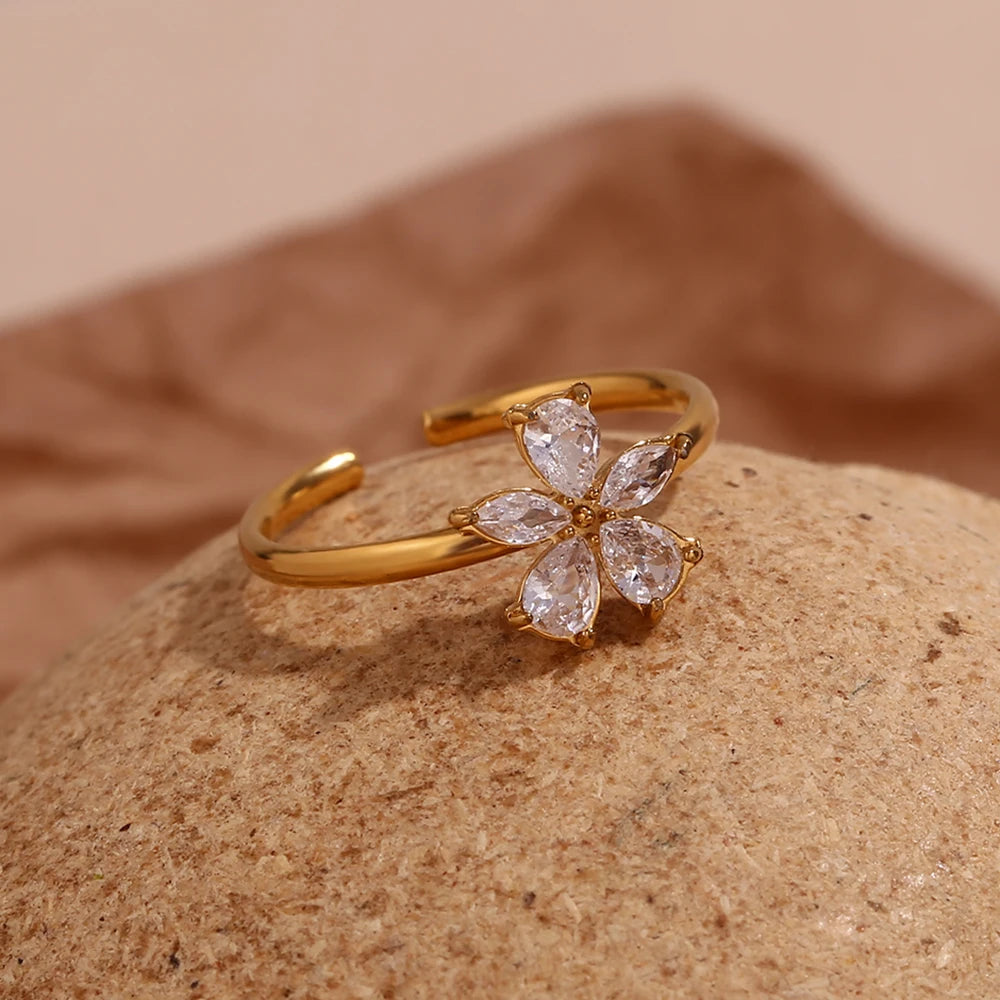 Floral Ring with Zirconias