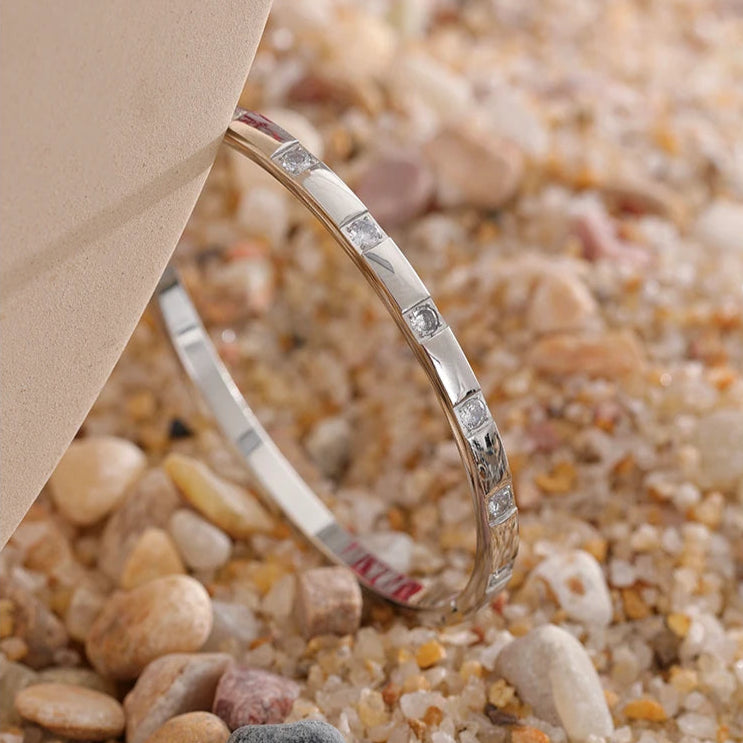 Bracelet with Zirconia