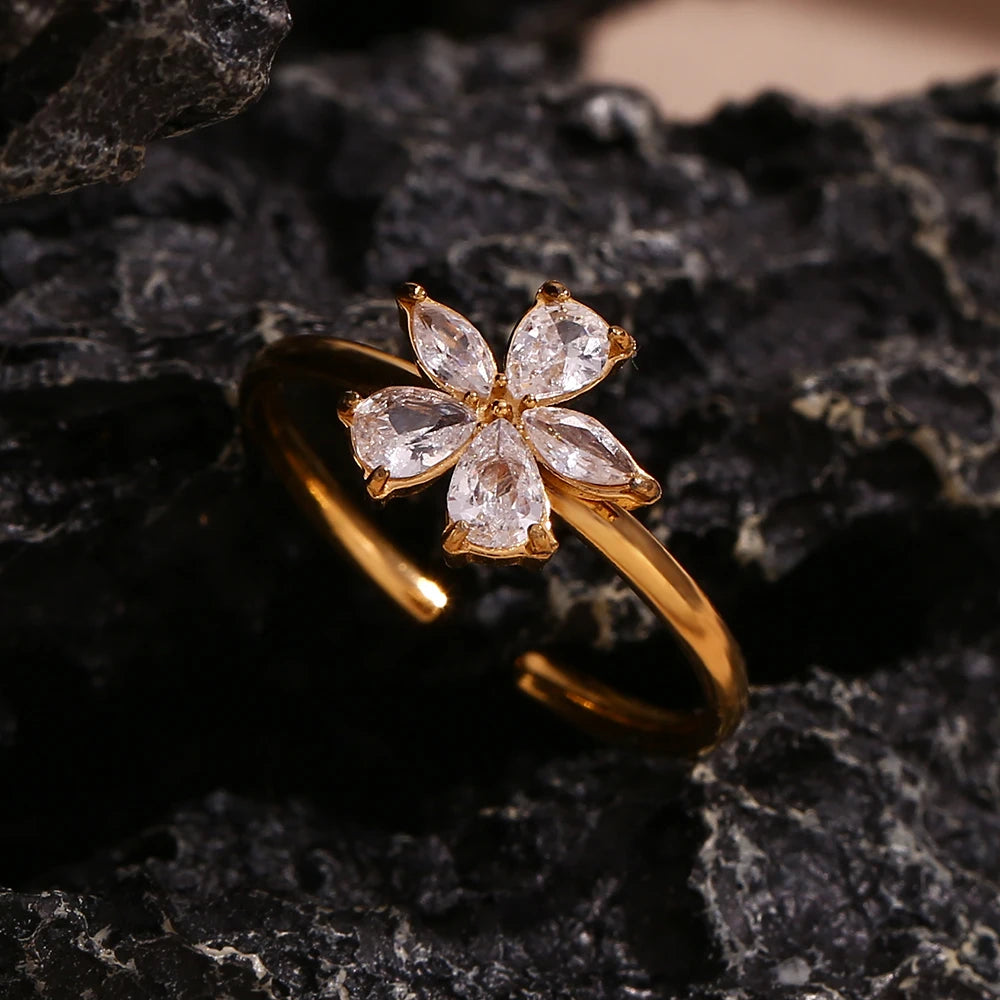 Floral Ring with Zirconias