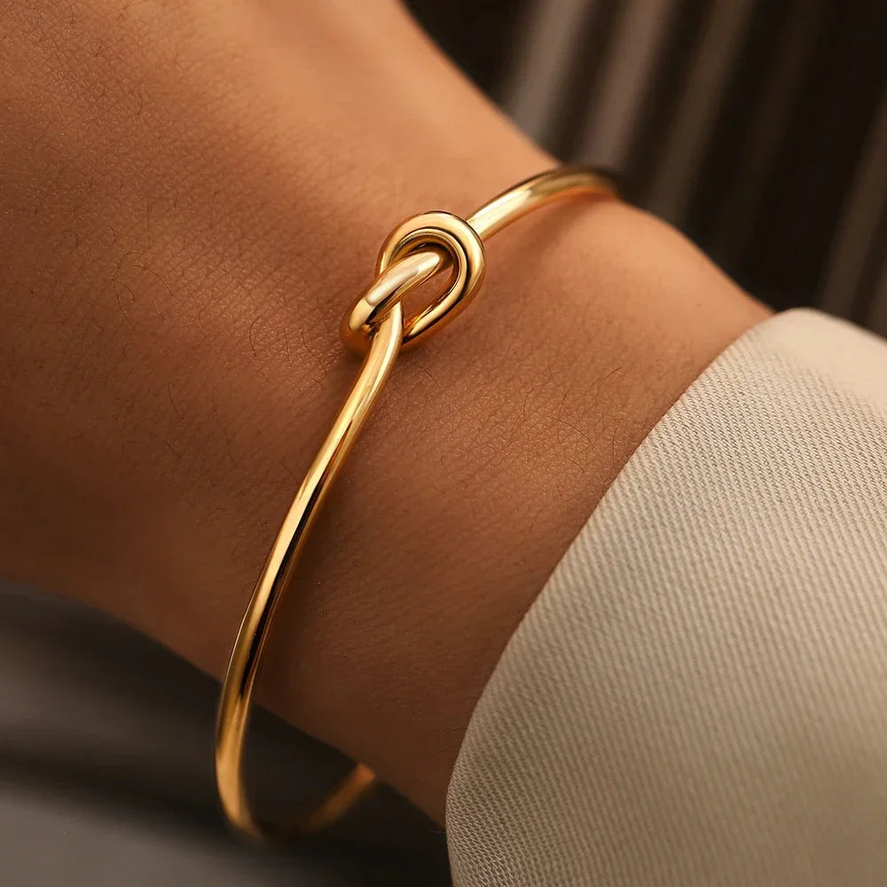 Minimalist Bracelet with Central Knot
