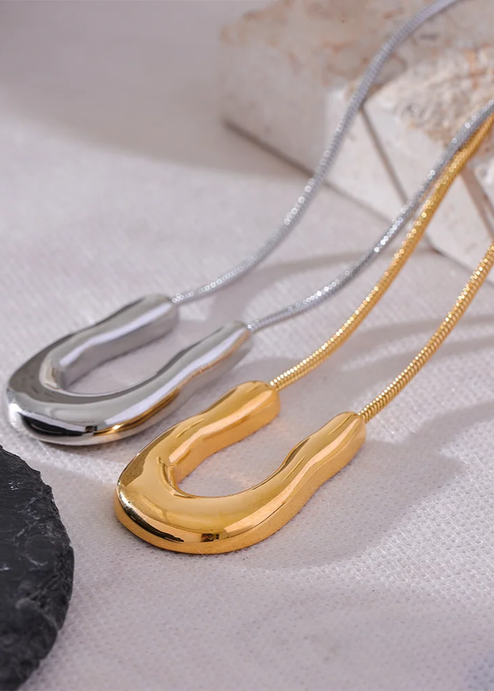 U-necklace