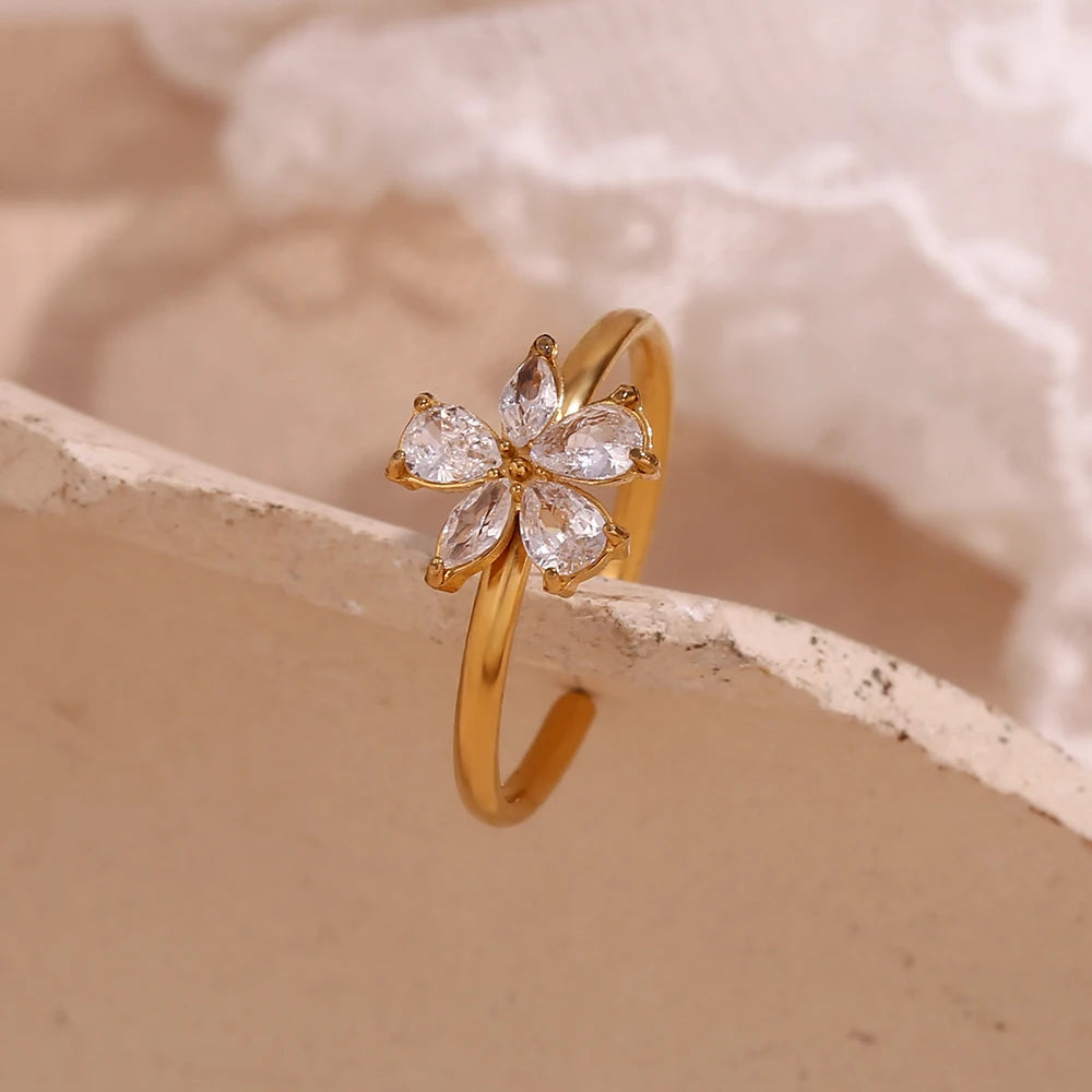 Floral Ring with Zirconias