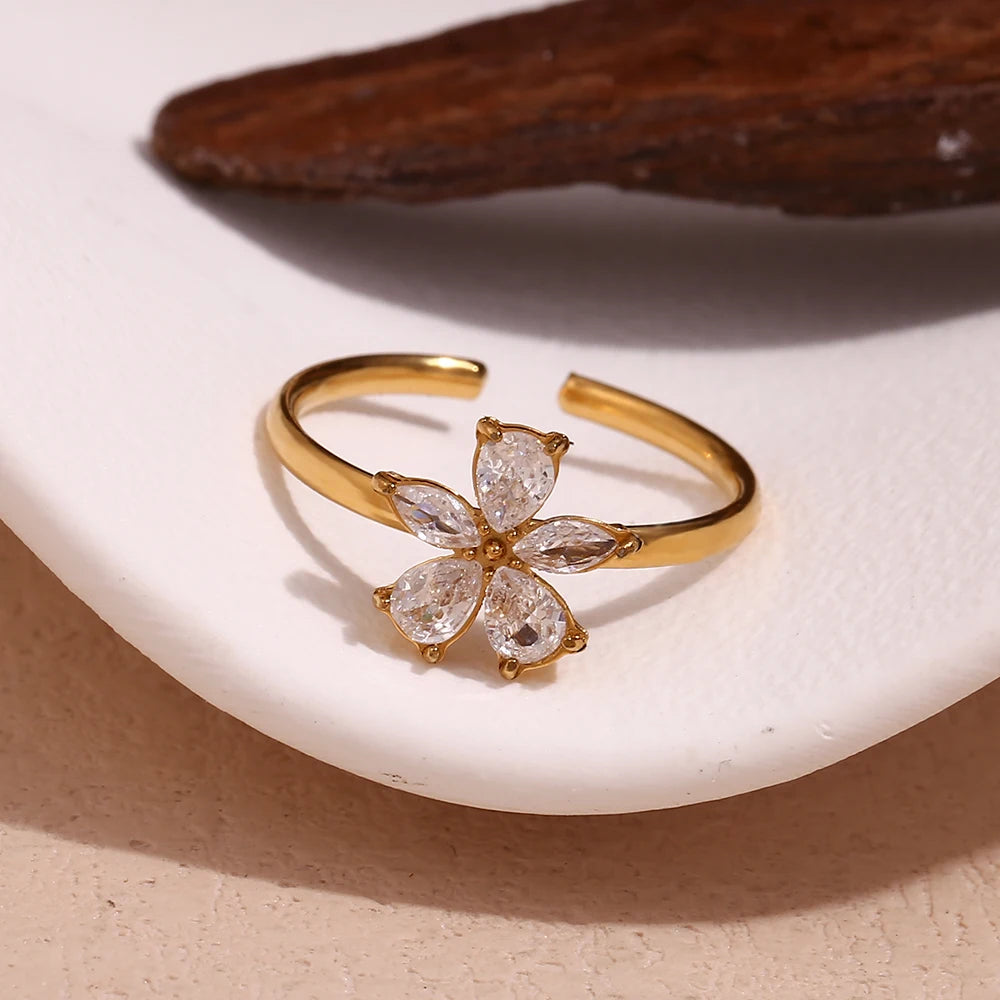 Floral Ring with Zirconias