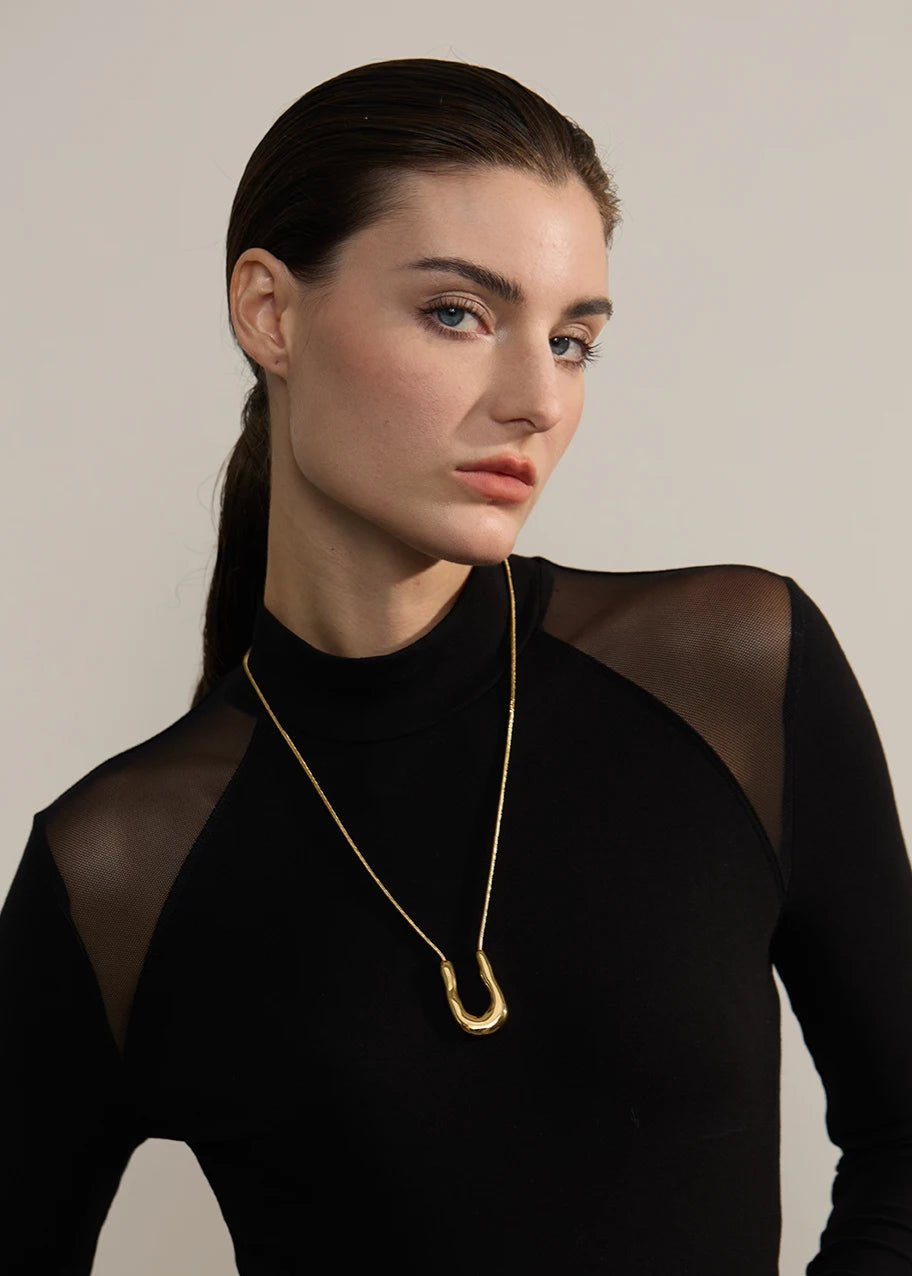 U-necklace