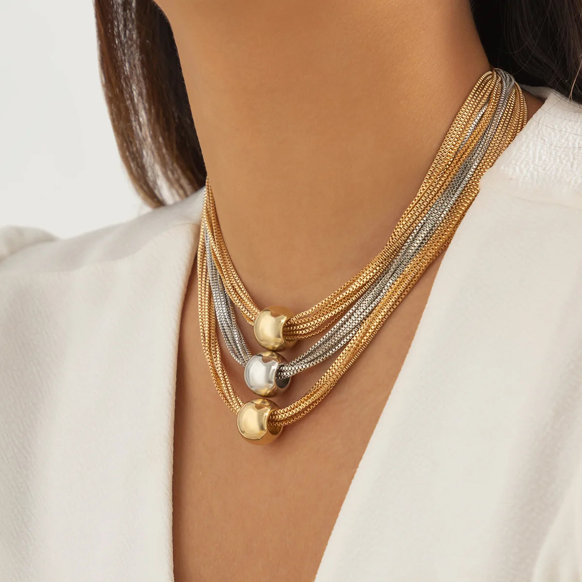 Multi-chain Necklace with Spheres