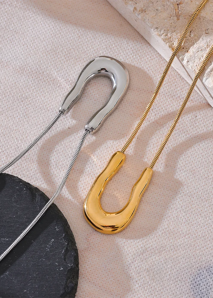 U-necklace