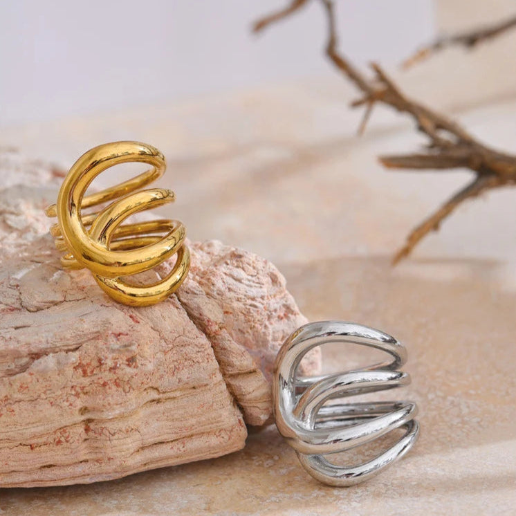 Intertwined Ring