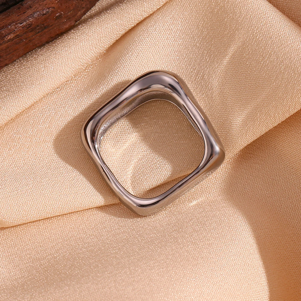 Quadrangular Ring