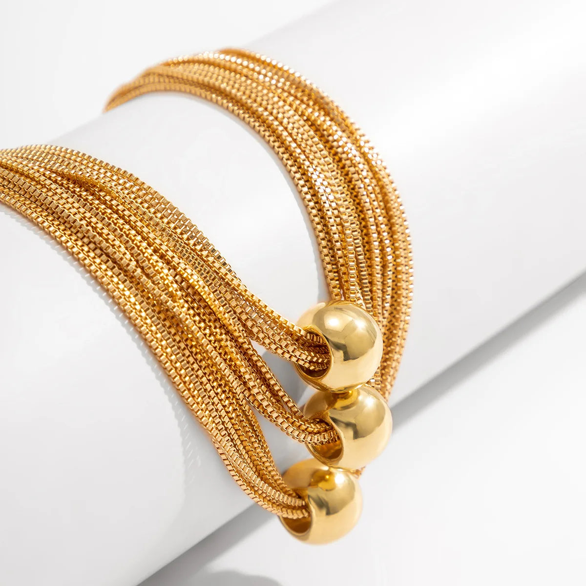 Multi-chain Necklace with Spheres