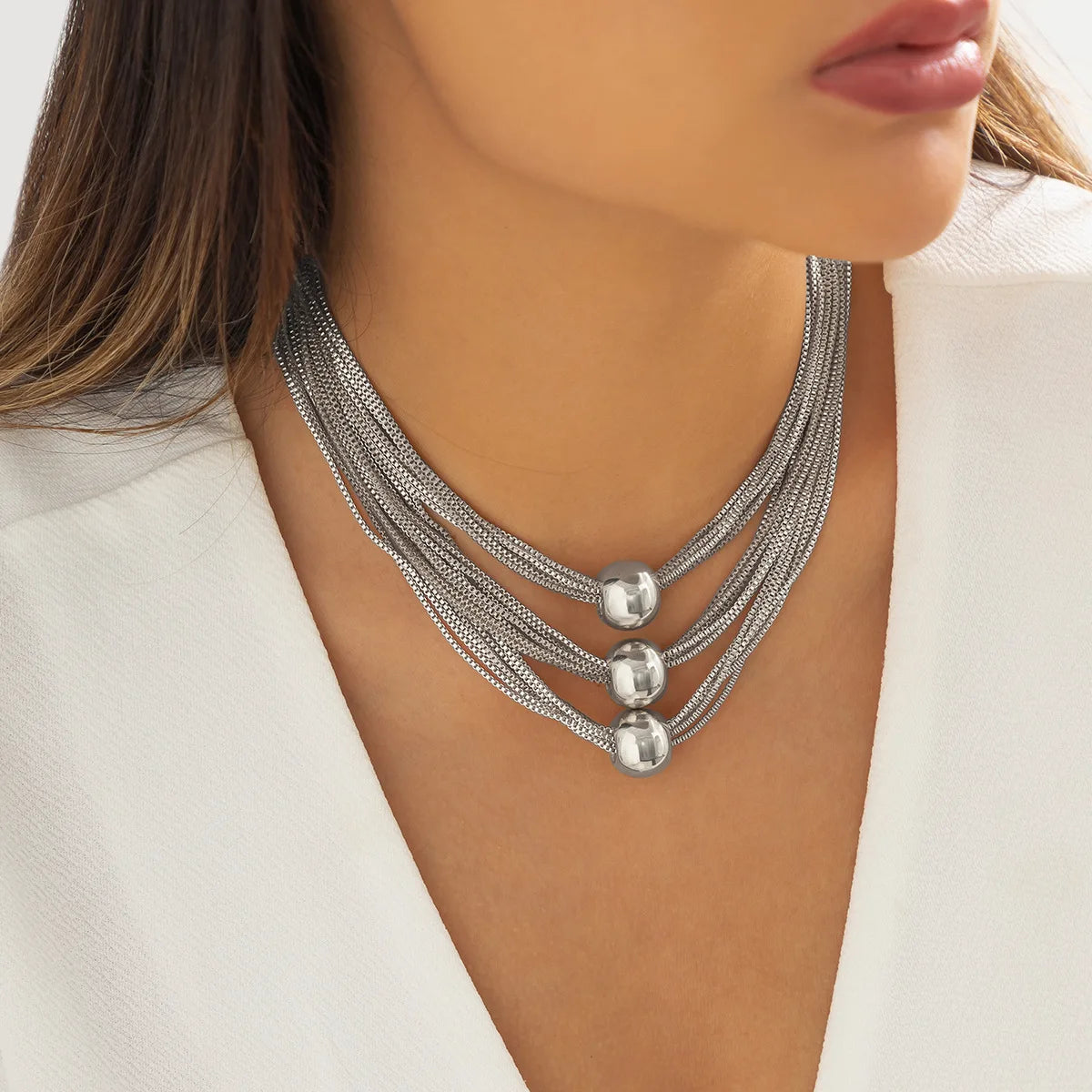 Multi-chain Necklace with Spheres