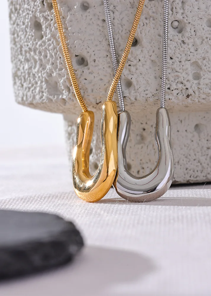 U-necklace