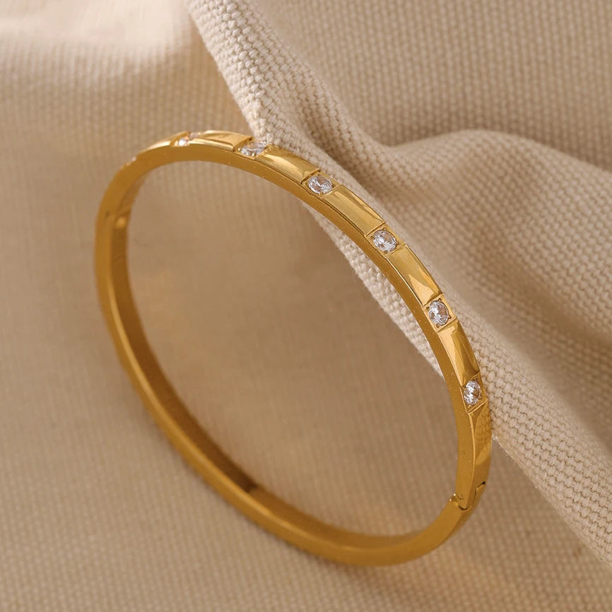 Bracelet with Zirconia